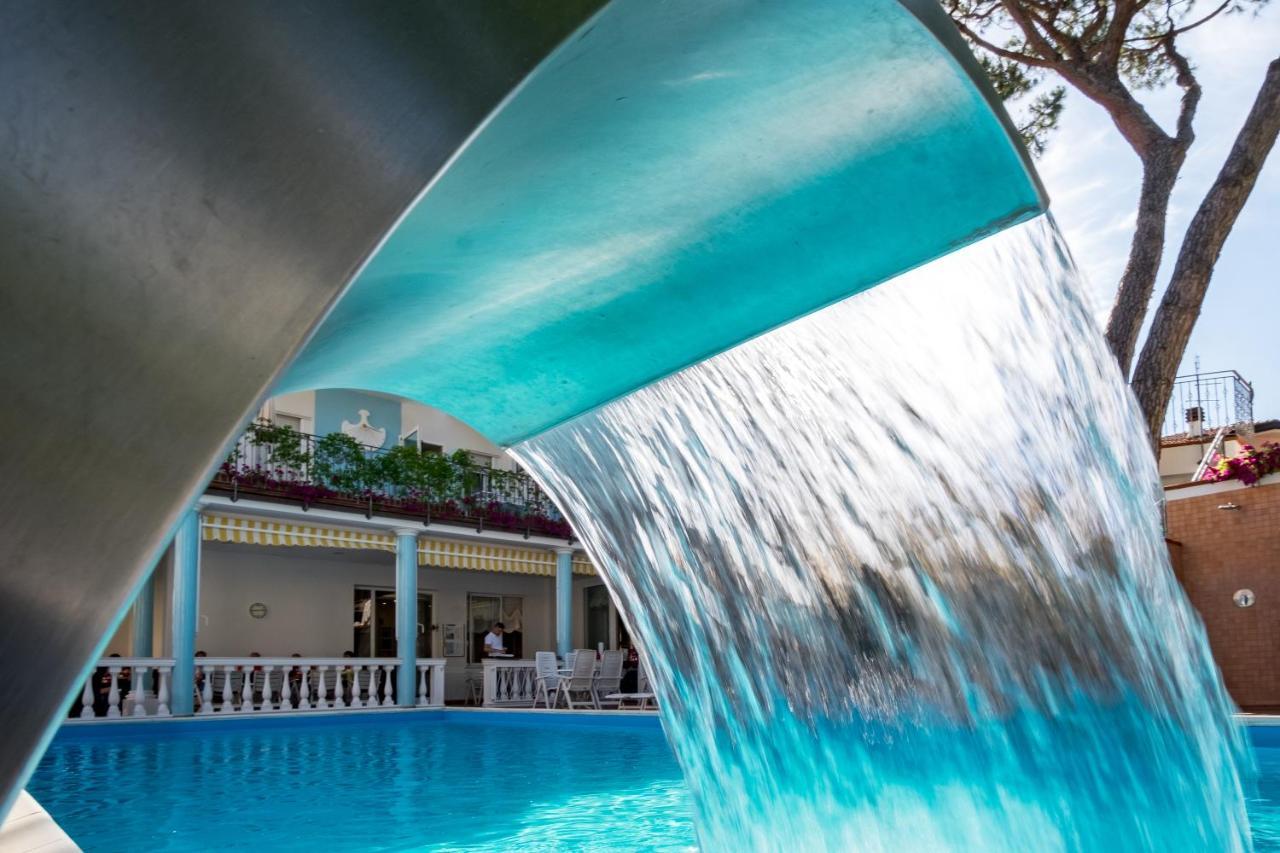 Hotel Villa Dei Fiori - Sul Mare Con Piscina Viserbella di Rimini Exterior foto