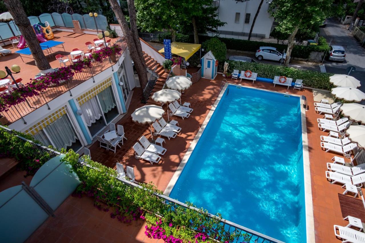 Hotel Villa Dei Fiori - Sul Mare Con Piscina Viserbella di Rimini Exterior foto