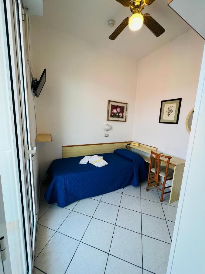 Hotel Villa Dei Fiori - Sul Mare Con Piscina Viserbella di Rimini Exterior foto