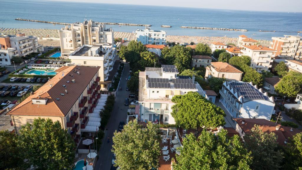 Hotel Villa Dei Fiori - Sul Mare Con Piscina Viserbella di Rimini Exterior foto